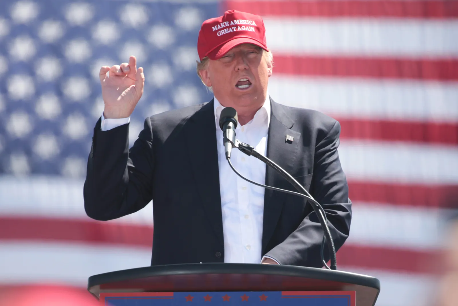 Donald-Trump-campaign-rally-Fountain-Hills-Arizona-March-2016.webp