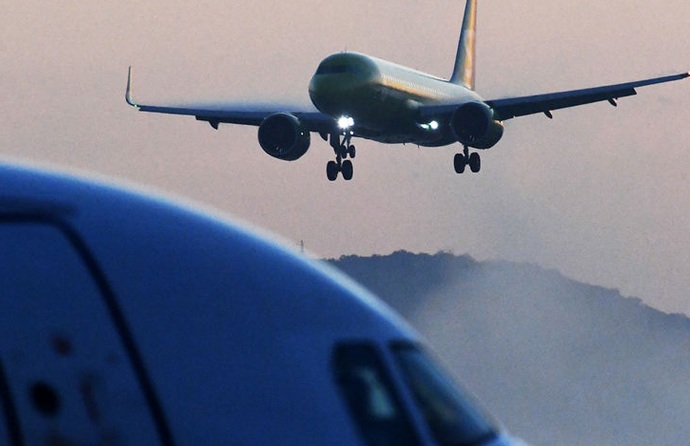 flyb.jpg