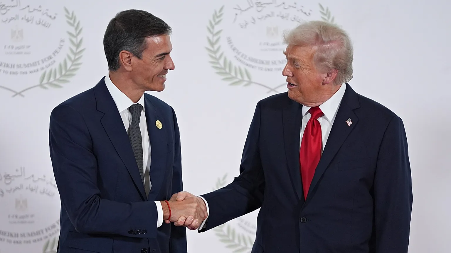 trump_sanchez.webp